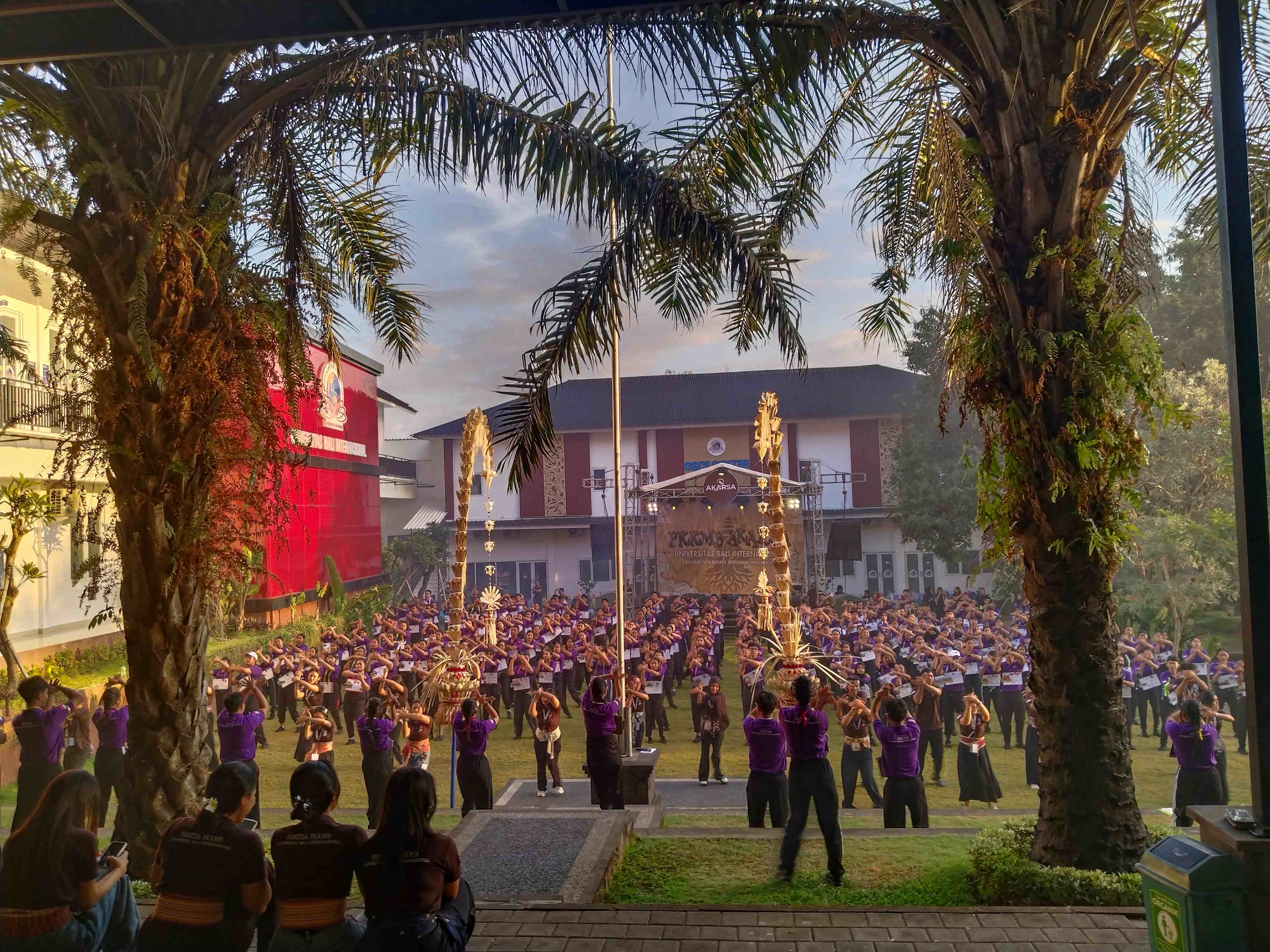 PKKMB UNBI 2026 DITUTUP MERIAH, MAHASISWA BARU KENALI ORGANISASI HINGGA TUNJUKKAN KREASI BUDAYA